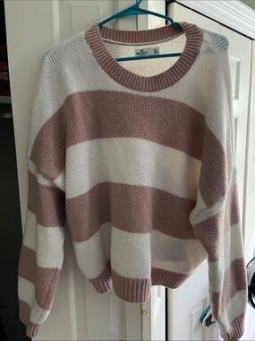 Hollister Cream and Dusty Pink Striped Crewneck Sweater